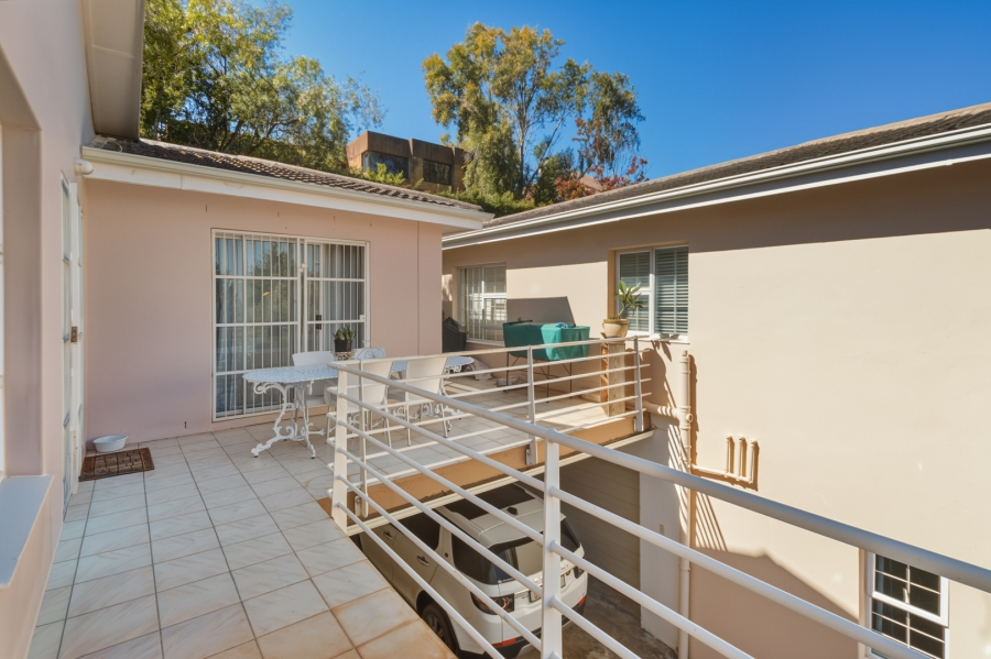 6 Bedroom Property for Sale in La Concorde Western Cape